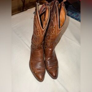 Dan Post cowboy boots. Size 6 1/2.